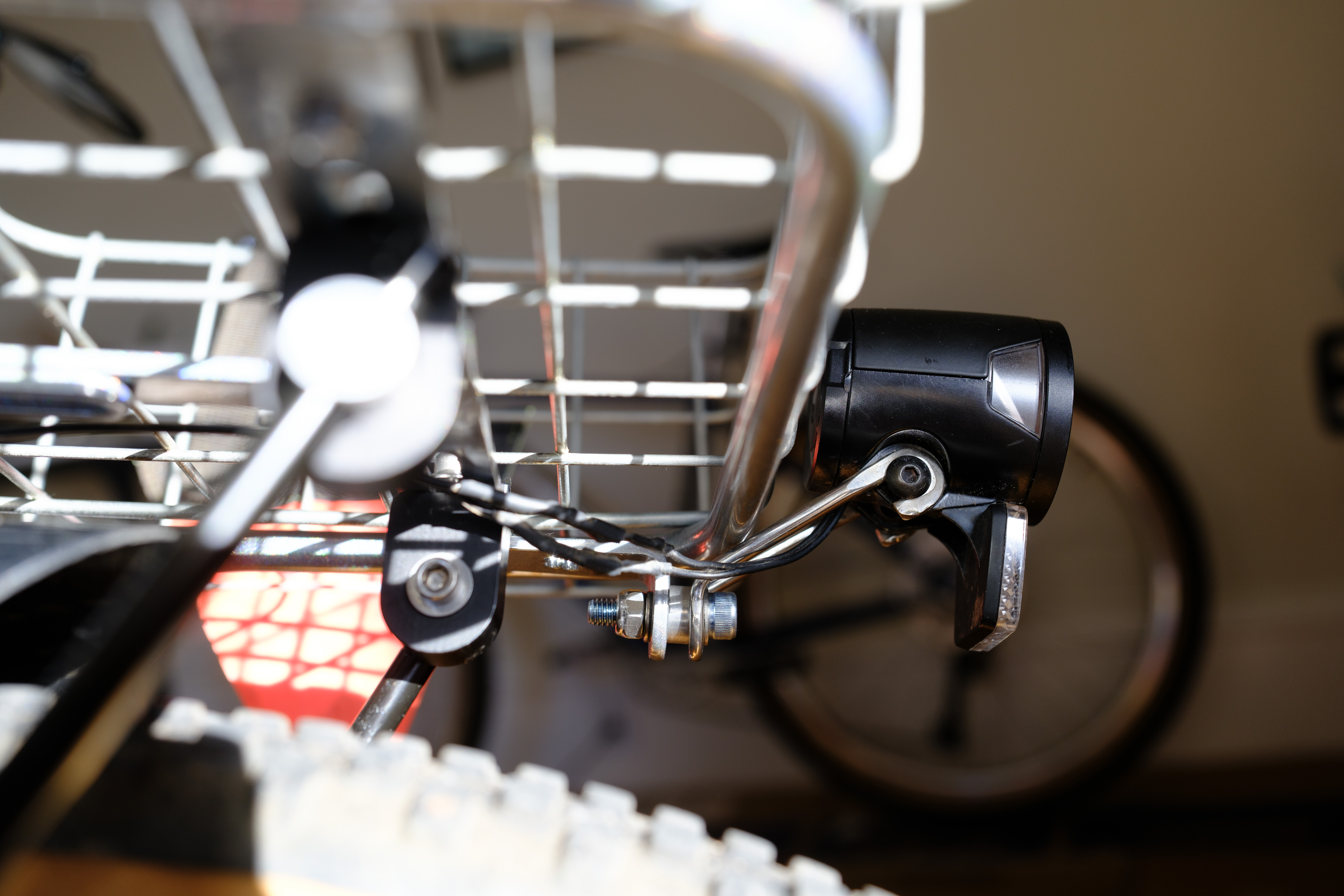 A close-up of the M6 assembly for the light on this rack.